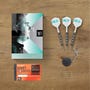 Rob Cross 95K Soft Tip Darts Set auf einem Tisch ausgebreitet